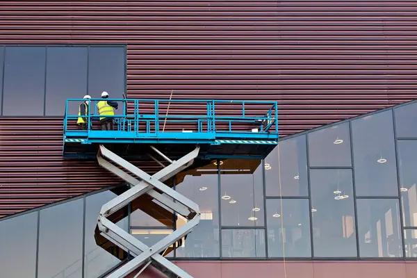 Scissor / articulating lift platform used in Construction Field