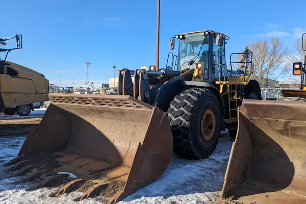 wheel loader working